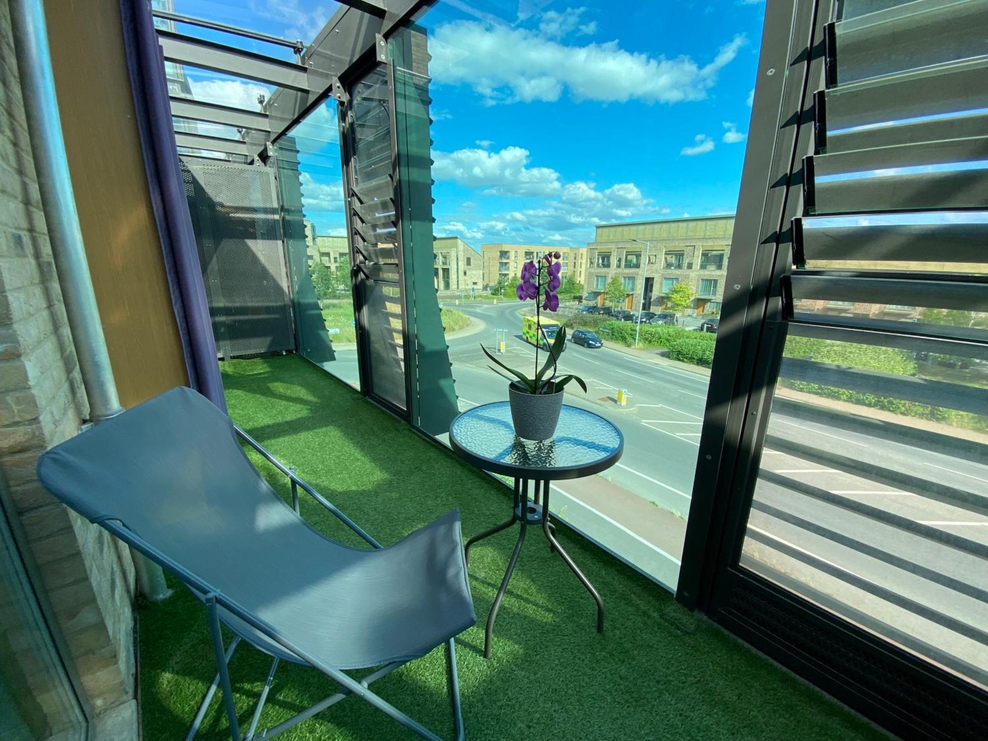 Cambridge Stays - Apartment At Addenbrooke Hospital And Bio Campus - Free Private Parking Eksteriør billede