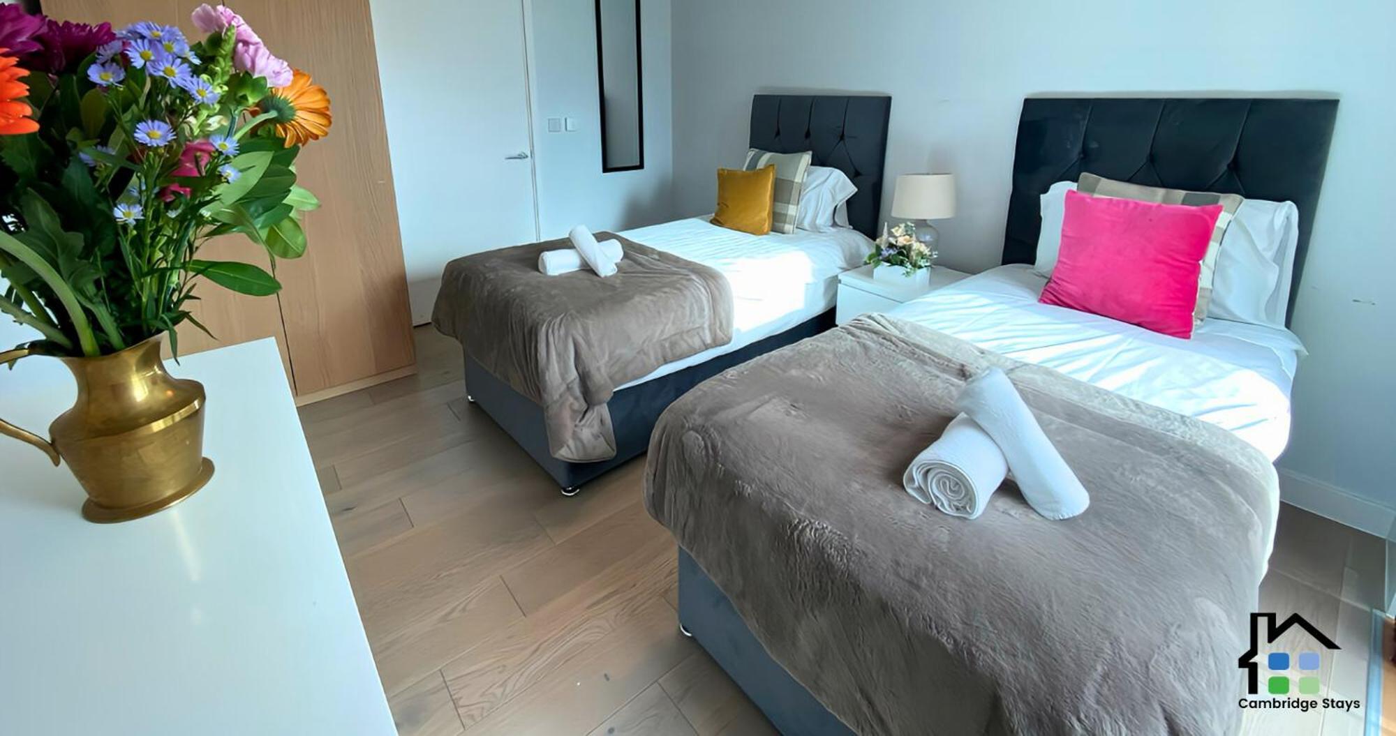 Cambridge Stays - Apartment At Addenbrooke Hospital And Bio Campus - Free Private Parking Eksteriør billede